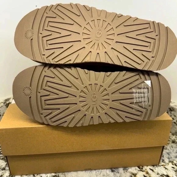 UGG Tazz Platform Slippers Chestnut Sandals - Picture 3 of 4